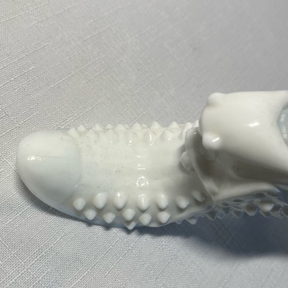 Vintage Fenton White Milk Glass Hobnail Shoe Slipper Cat Head Figurine W/Sticker - Picture 5 of 7